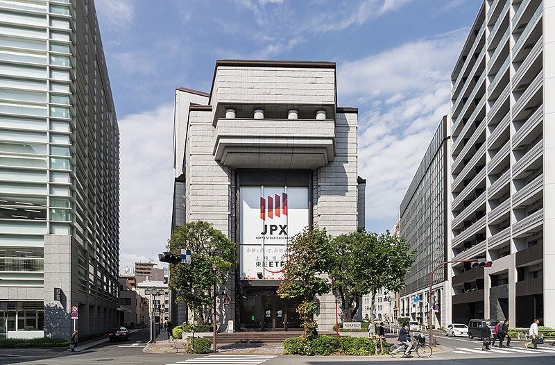 The NYSE and the Tokyo Stock Exchange collaborate to support cross-border investment between the US and Japan