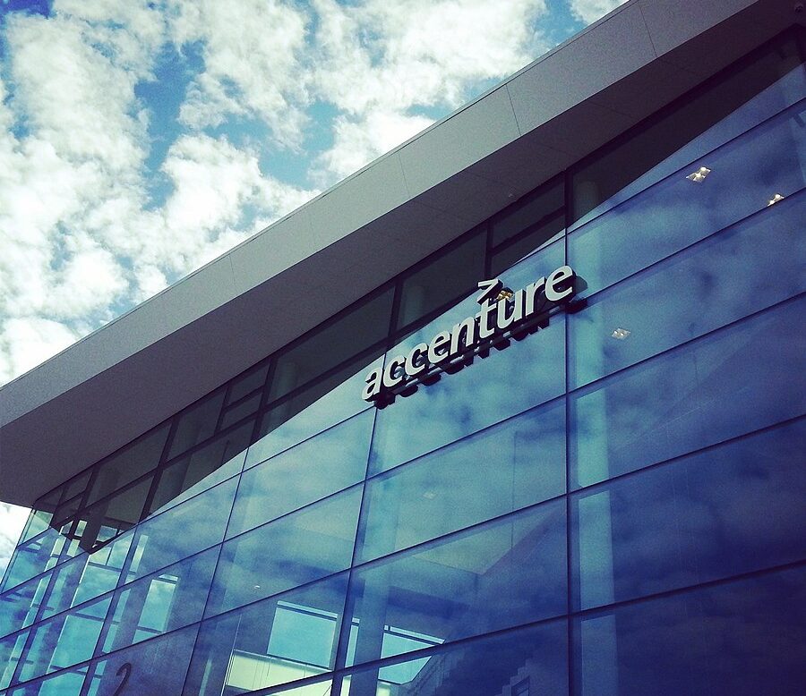 Accenture announces its intention to buy Optimind.
